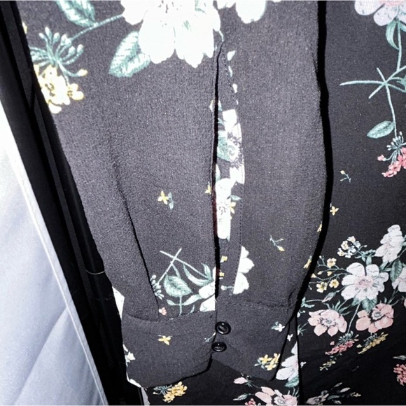 H&M Black and White Notched Collar Long Sleeve Dress - Picture 4 of 5